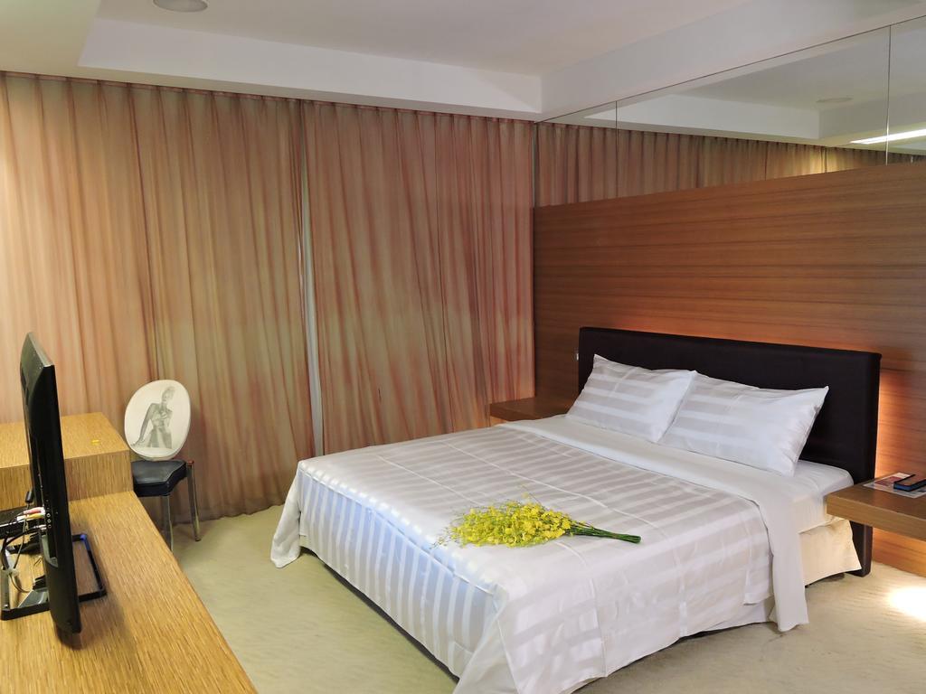 Edinburgh Motel Tainan Eksteriør billede