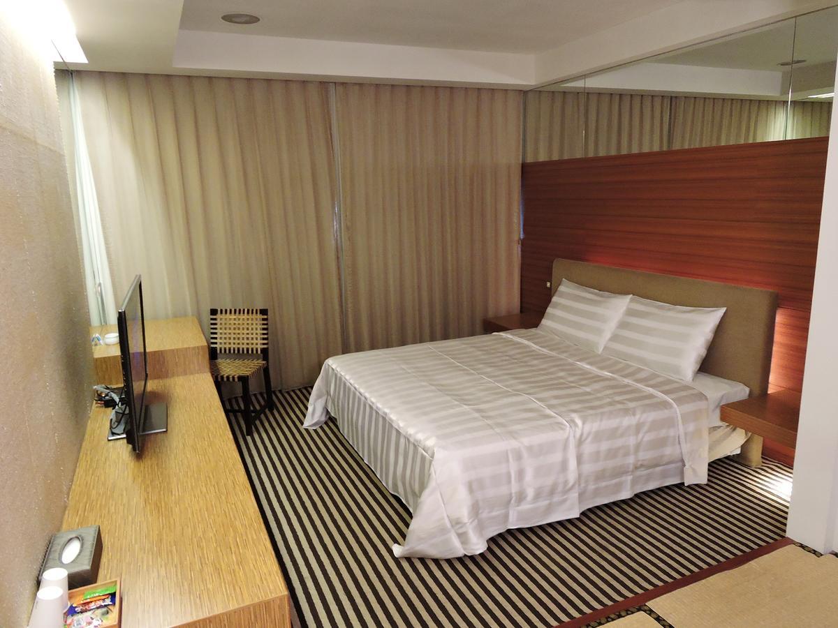 Edinburgh Motel Tainan Eksteriør billede