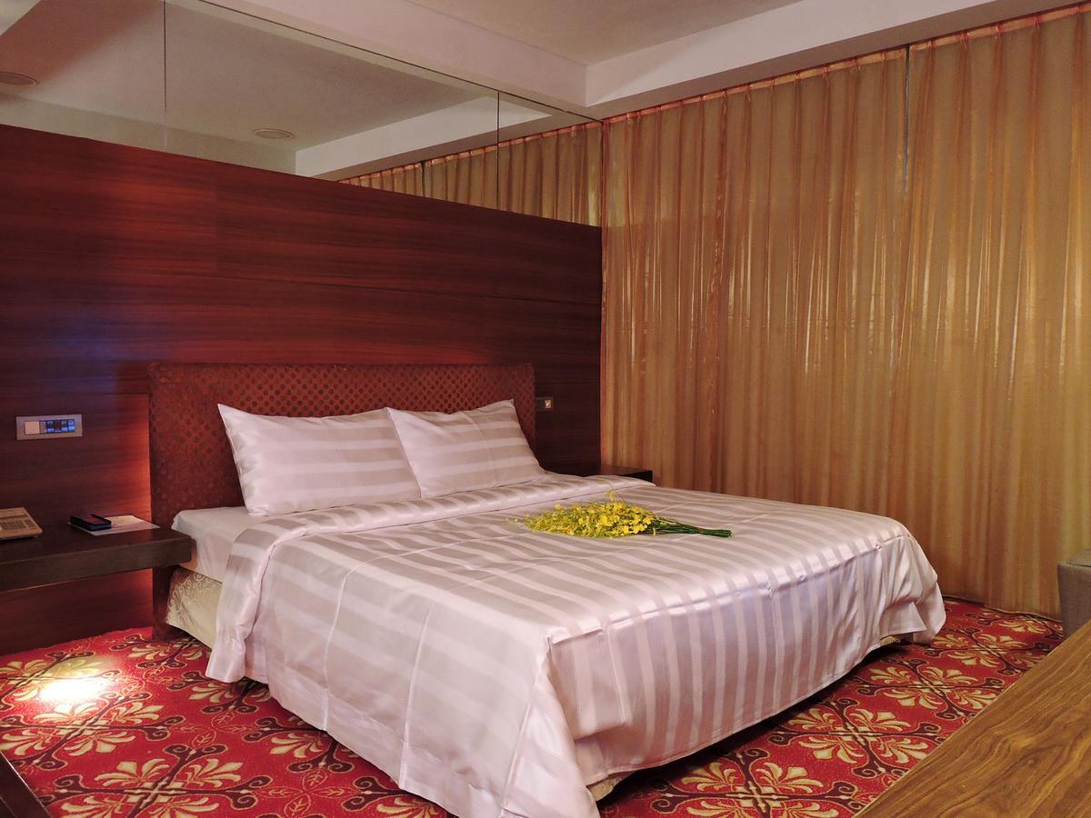 Edinburgh Motel Tainan Eksteriør billede