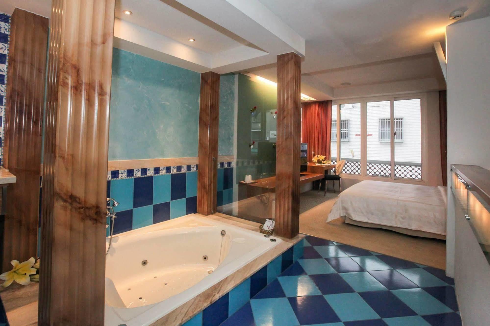 Edinburgh Motel Tainan Eksteriør billede