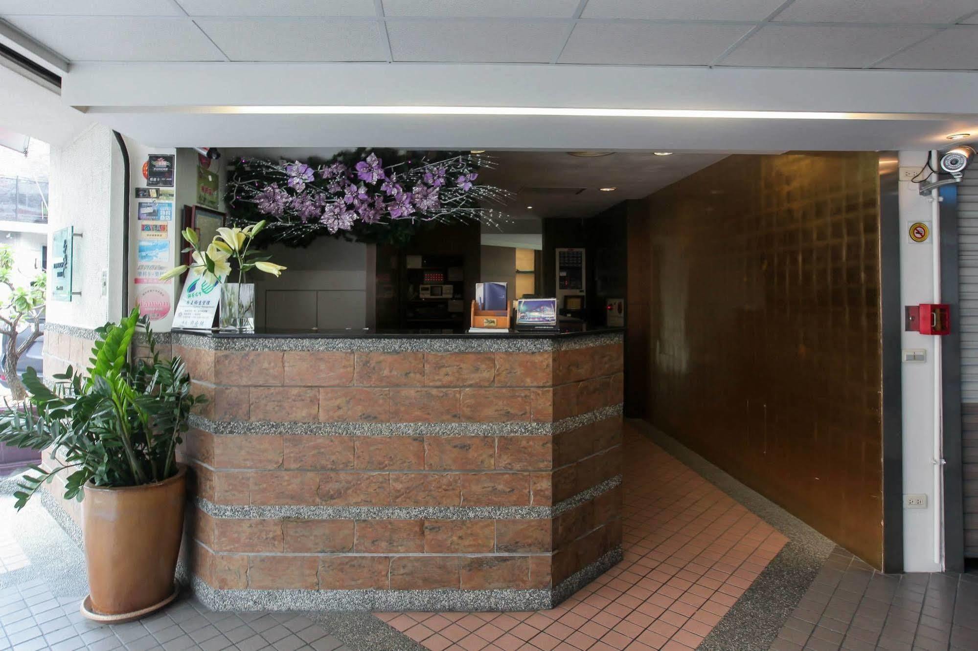 Edinburgh Motel Tainan Eksteriør billede